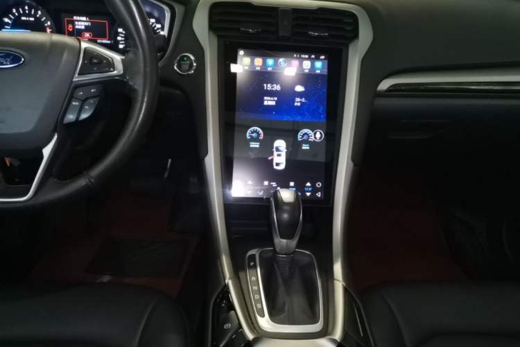 Used Ford Mondeo 2013 2.0L GTDi 200 Fashion Edition Audio And AC Panel