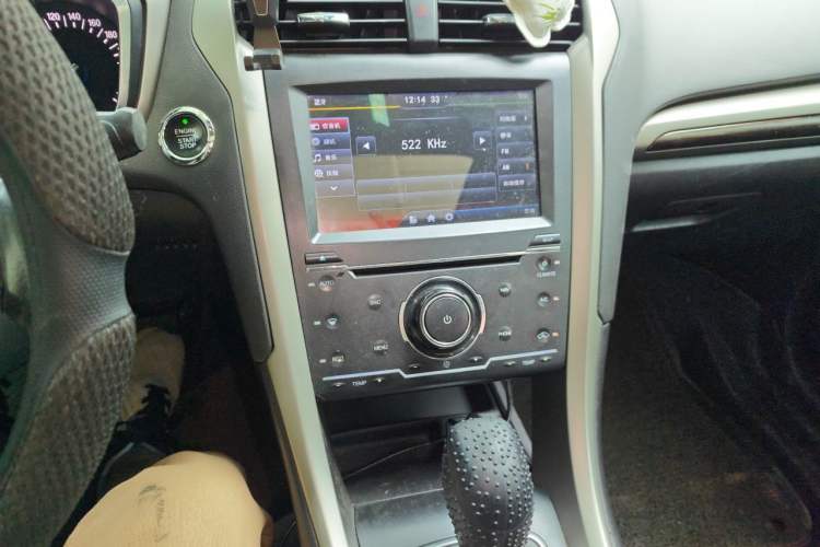 Used Ford Mondeo 2013 2.0L GTDi 200 Fashion Edition Audio And AC Panel