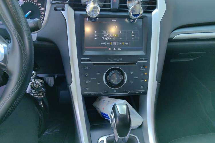 Used Ford Mondeo 2013 1.5L GTDi180 Fashion Edition Audio And AC Panel