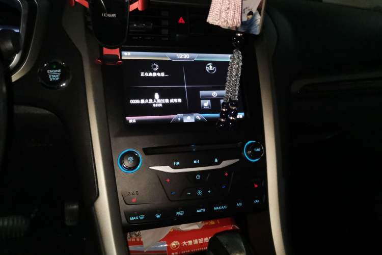 Used Ford Mondeo 2013 2.0L GTDi 200 Luxury Model Audio And AC Panel