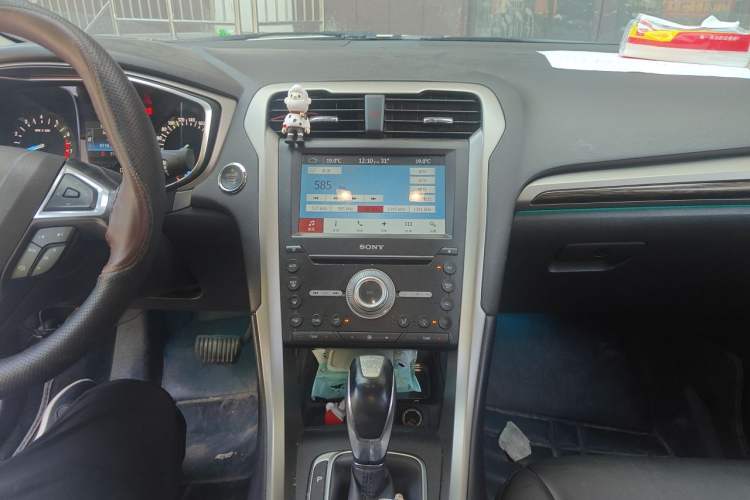 Used Ford Mondeo 2013 2.0L GTDi 200 Fashion Edition Audio And AC Panel