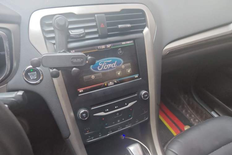 Used Ford Mondeo 2013 2.0L GTDi 200 Fashion Edition Audio And AC Panel
