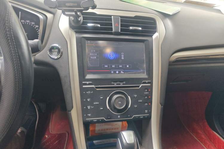 Used Ford Mondeo 2013 2.0L GTDi 200 Fashion Edition Audio And AC Panel