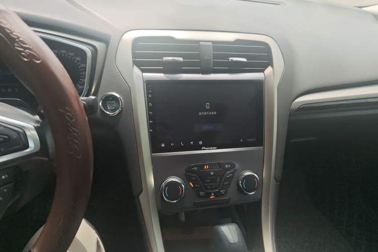 Used Ford Mondeo 2013 2.0L GTDi 200 Fashion Edition Audio And AC Panel