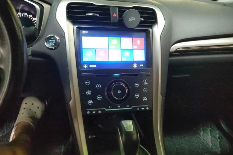 Used Ford Mondeo 2013 2.0L GTDi 200 Fashion Edition Audio And AC Panel
