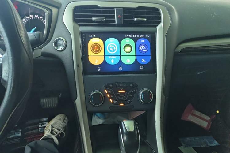 Used Ford Mondeo 2013 2.0L GTDi 200 Fashion Edition Audio And AC Panel