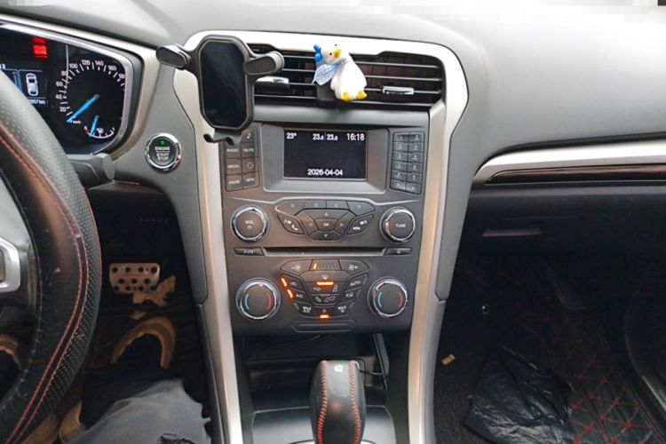 Used Ford Mondeo 2013 2.0L GTDi 200 Fashion Edition Audio And AC Panel