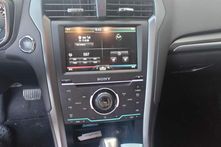 Used Ford Mondeo 2013 2.0L GTDi240 Luxury Sport Model Audio And AC Panel