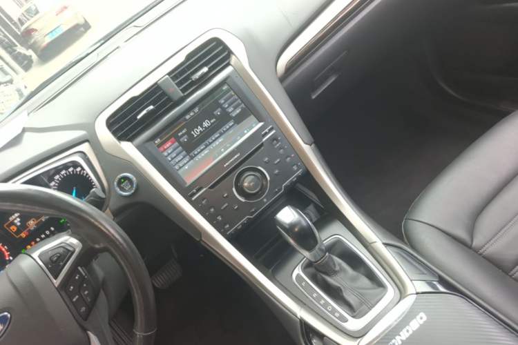 Used Ford Mondeo 2013 2.0L GTDi 200 Fashion Edition Audio And AC Panel