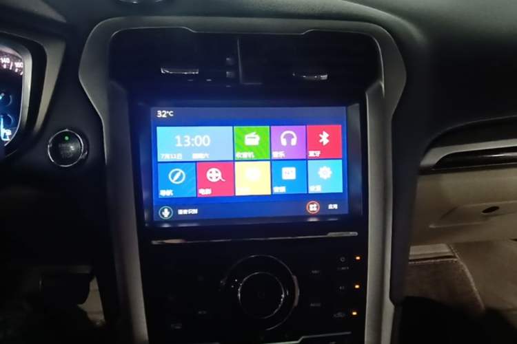 Used Ford Mondeo 2013 2.0L GTDi 200 Fashion Edition Audio And AC Panel