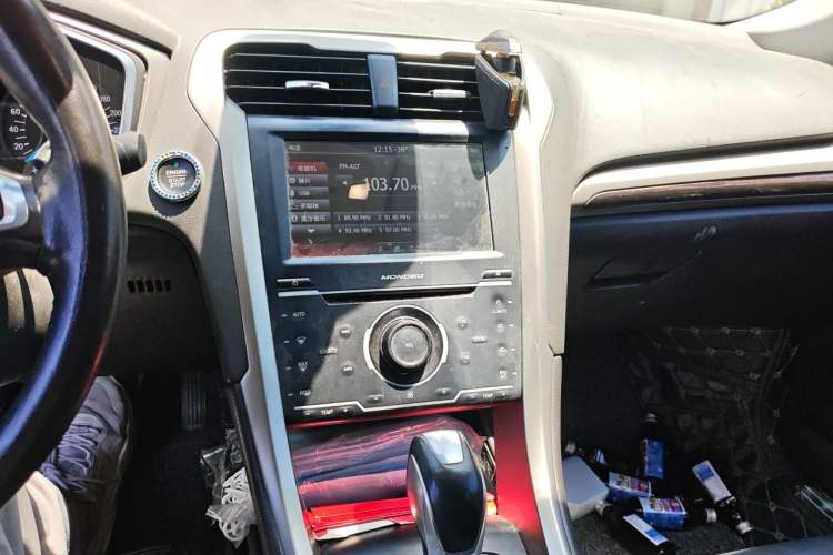 Used Ford Mondeo 2013 2.0L GTDi 200 Fashion Edition Audio And AC Panel