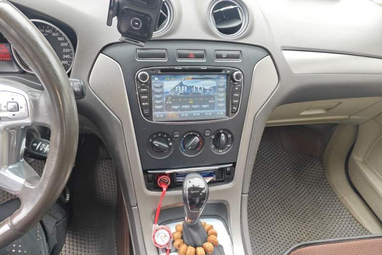 Used Ford Mondeo 2013 2.3L Fashion Edition Audio And AC Panel