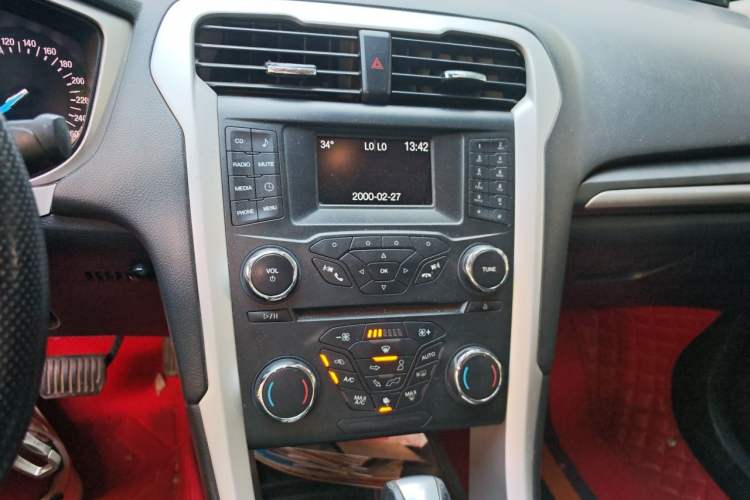 Used Ford Mondeo 2013 1.5L GTDi180 Fashion Edition Audio And AC Panel