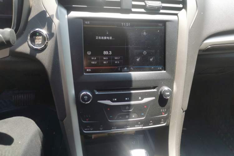 Used Ford Mondeo 2013 2.0L GTDi 200 Luxury Model Audio And AC Panel