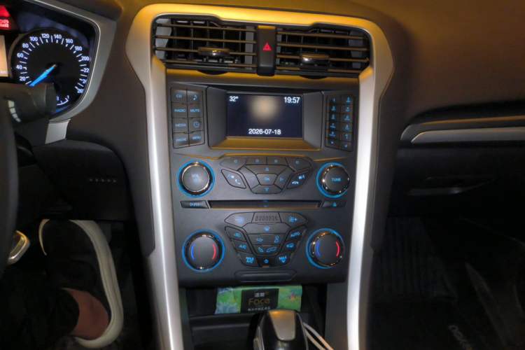 Used Ford Mondeo 2013 1.5L GTDi180 Fashion Edition Audio And AC Panel