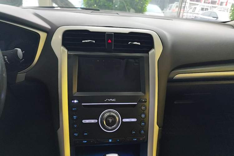 Used Ford Mondeo 2013 1.5L GTDi180 Fashion Edition Audio And AC Panel