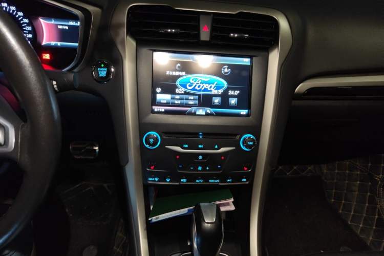 Used Ford Mondeo 2013 2.0L GTDi 200 Luxury Model Audio And AC Panel