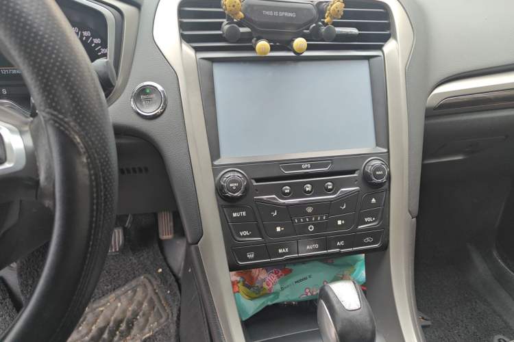 Used Ford Mondeo 2013 2.0L GTDi 200 Fashion Edition Audio And AC Panel