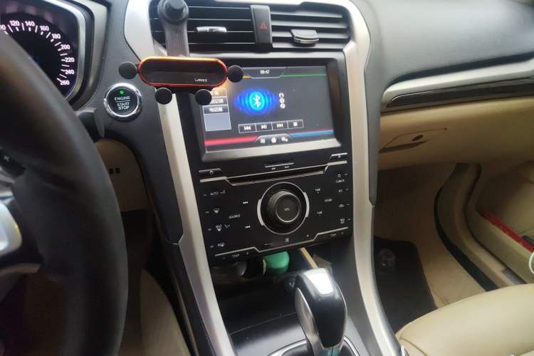 Used Ford Mondeo 2013 2.0L GTDi 200 Fashion Edition Audio And AC Panel
