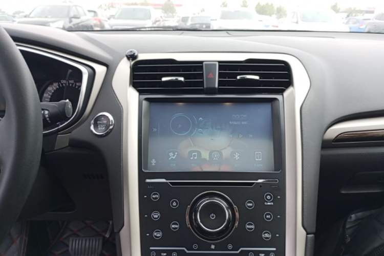 Used Ford Mondeo 2013 2.0L GTDi 200 Fashion Edition Audio And AC Panel
