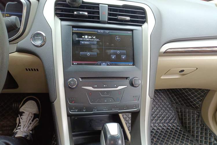 Used Ford Mondeo 2013 2.0L GTDi 200 Luxury Model Audio And AC Panel