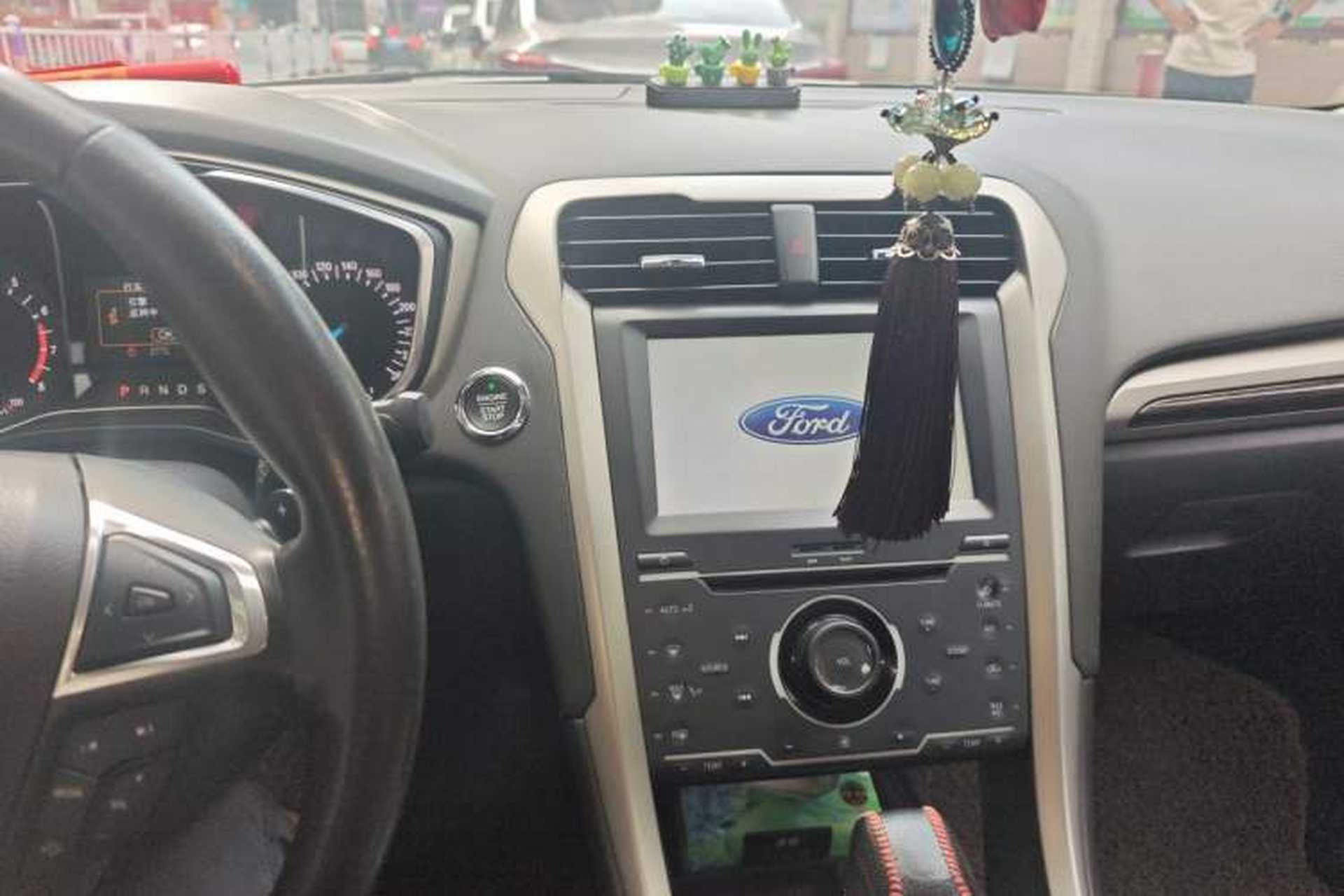 Used Ford Mondeo 2013 2.0L GTDi 200 Fashion Edition Audio And AC Panel