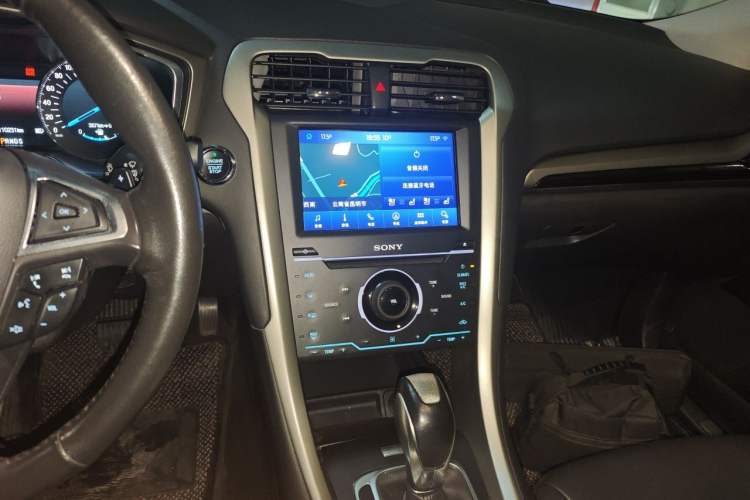 Used Ford Mondeo 2013 2.0L GTDi240 Flagship Edition Audio And AC Panel