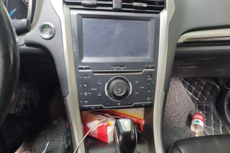 Used Ford Mondeo 2013 2.0L GTDi 200 Fashion Edition Audio And AC Panel