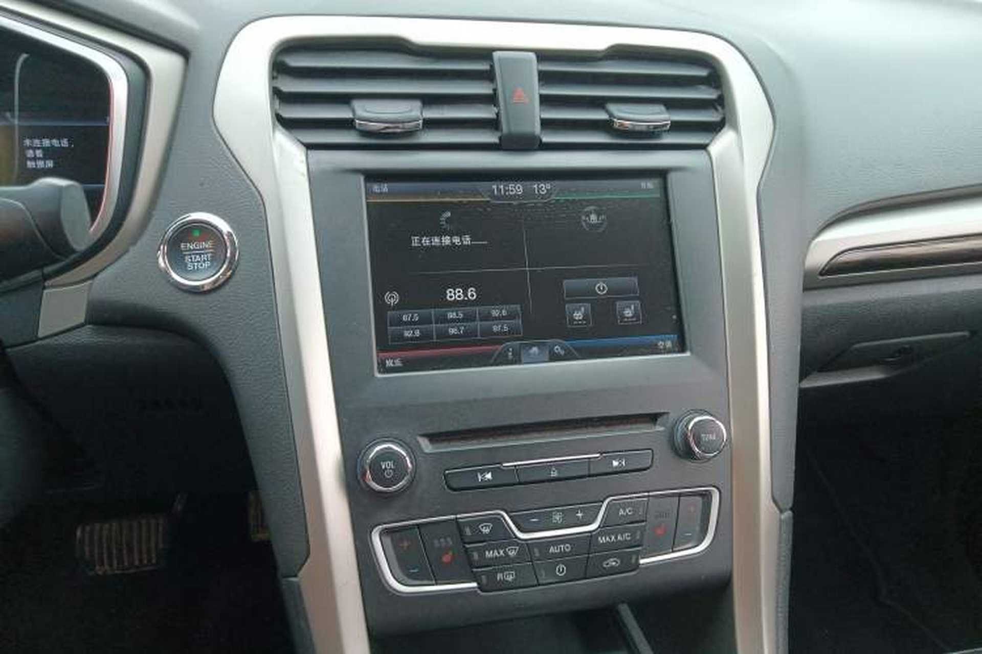 Used Ford Mondeo 2013 2.0L GTDi 200 Luxury Model Audio And AC Panel