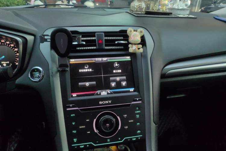Used Ford Mondeo 2013 2.0L GTDi240 Luxury Sport Model Audio And AC Panel
