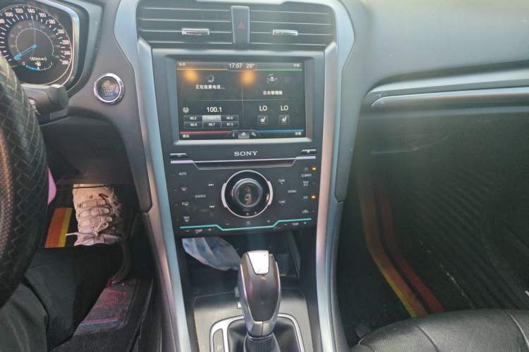 Used Ford Mondeo 2013 2.0L GTDi240 Luxury Sport Model Audio And AC Panel