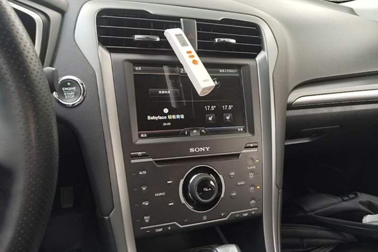 Used Ford Mondeo 2013 2.0L GTDi240 Luxury Sport Model Audio And AC Panel