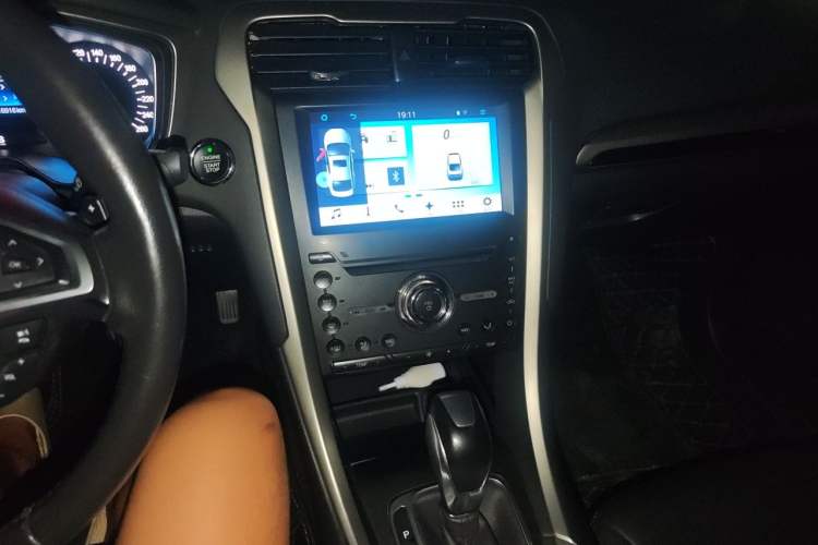 Used Ford Mondeo 2013 2.0L GTDi 200 Fashion Edition Audio And AC Panel