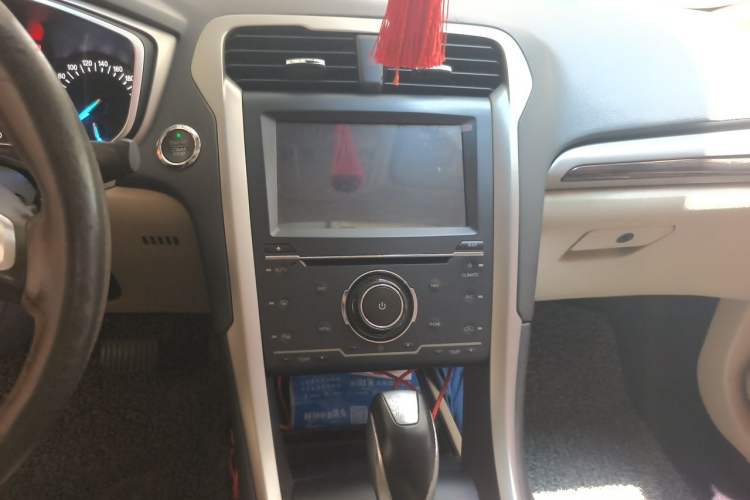 Used Ford Mondeo 2013 2.0L GTDi 200 Fashion Edition Audio And AC Panel