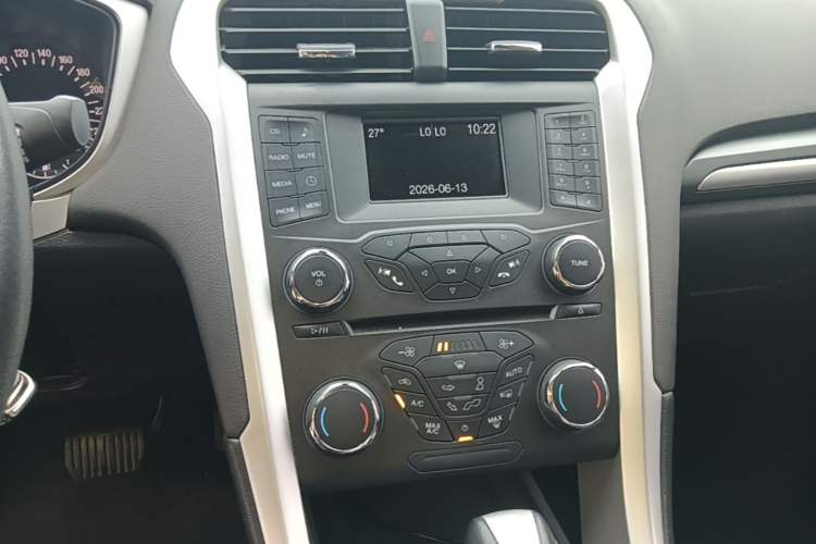 Used Ford Mondeo 2013 1.5L GTDi180 Fashion Edition Audio And AC Panel