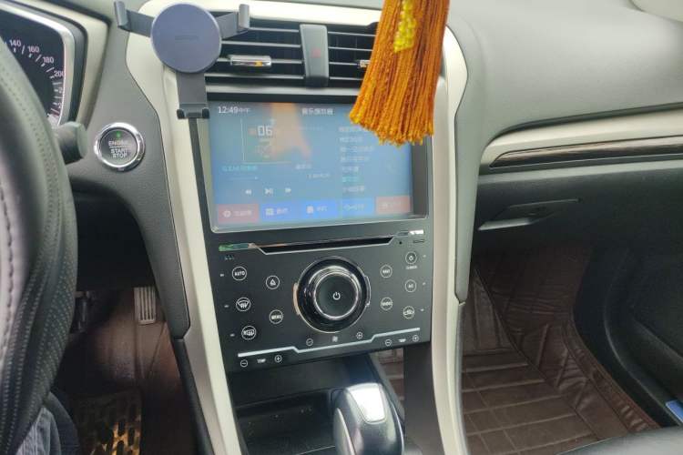 Used Ford Mondeo 2013 2.0L GTDi 200 Fashion Edition Audio And AC Panel