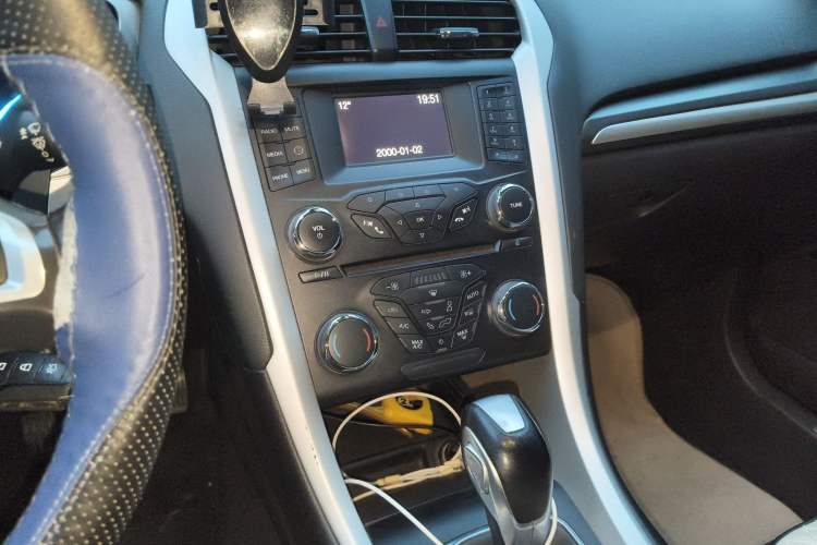 Used Ford Mondeo 2013 1.5L GTDi180 Fashion Edition Audio And AC Panel