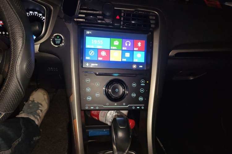 Used Ford Mondeo 2013 2.0L GTDi 200 Fashion Edition Audio And AC Panel
