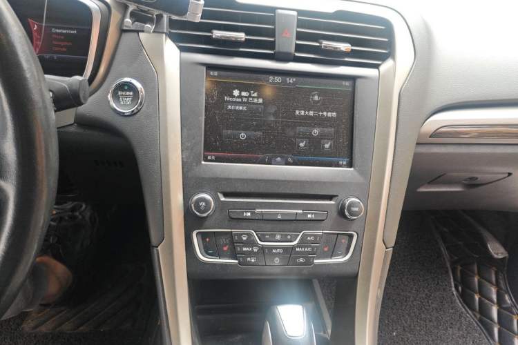 Used Ford Mondeo 2013 2.0L GTDi 200 Luxury Model Audio And AC Panel