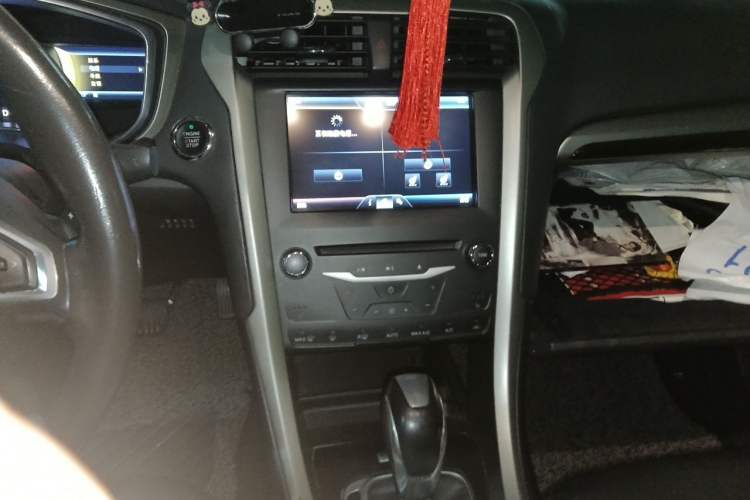 Used Ford Mondeo 2013 2.0L GTDi 200 Luxury Model Audio And AC Panel