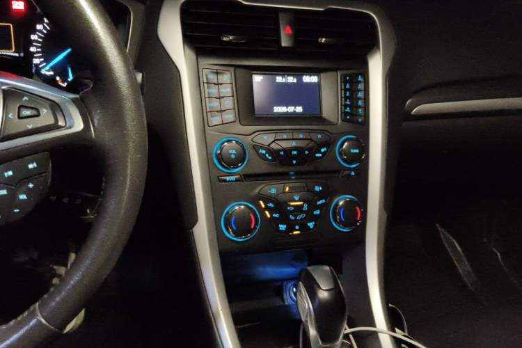 Used Ford Mondeo 2013 1.5L GTDi180 Fashion Edition Audio And AC Panel