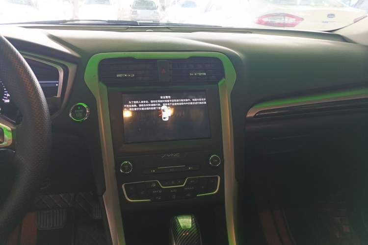 Used Ford Mondeo 2013 2.0L GTDi 200 Luxury Model Audio And AC Panel