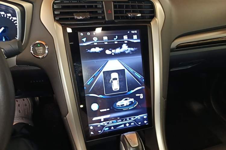 Used Ford Mondeo 2013 2.0L GTDi 200 Fashion Edition Audio And AC Panel