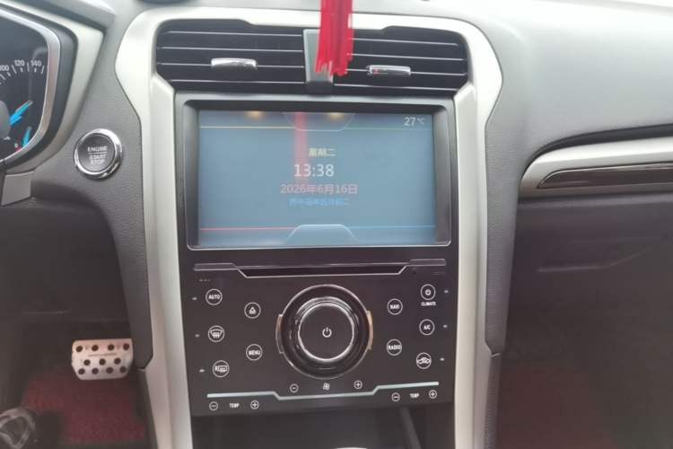 Used Ford Mondeo 2013 2.0L GTDi 200 Fashion Edition Audio And AC Panel