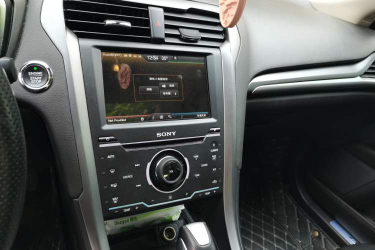 Used Ford Mondeo 2013 2.0L GTDi240 Luxury Sport Model Audio And AC Panel
