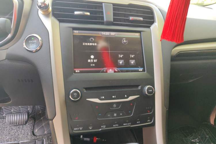 Used Ford Mondeo 2013 2.0L GTDi 200 Luxury Model Audio And AC Panel