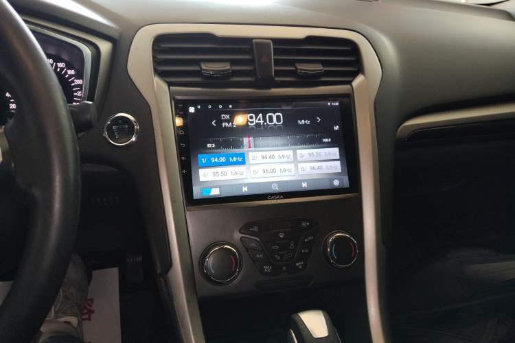 Used Ford Mondeo 2013 2.0L GTDi 200 Fashion Edition Audio And AC Panel