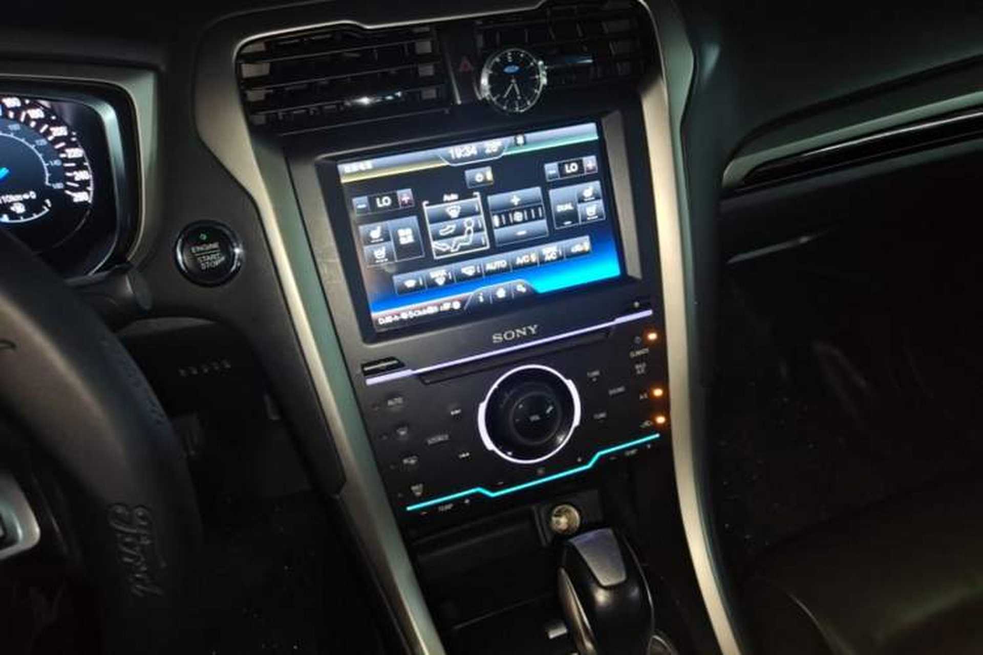 Used Ford Mondeo 2013 2.0L GTDi240 Flagship Edition Audio And AC Panel