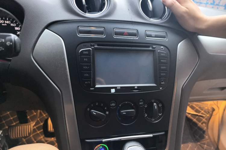 Used Ford Mondeo 2013 2.3L Fashion Edition Audio And AC Panel