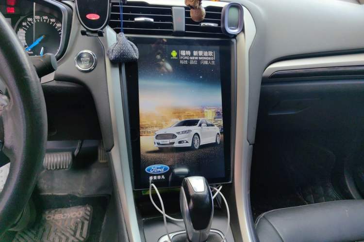 Used Ford Mondeo 2013 2.0L GTDi 200 Fashion Edition Audio And AC Panel